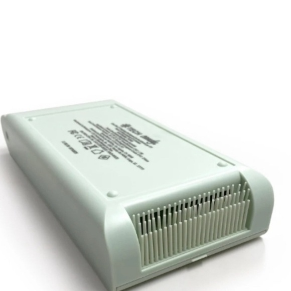 Tech Candy Portable UV Sanitizing Box NWT!! - Picture 4 of 10